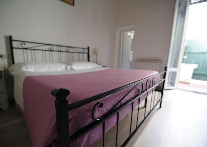 Porta San Frediano Bed & Breakfast 3*